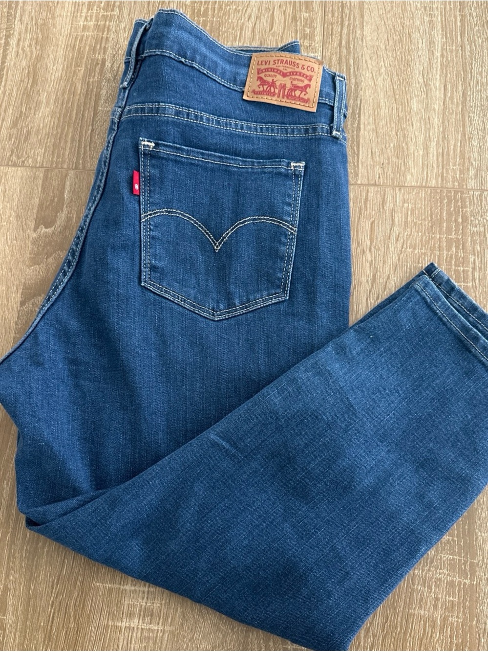 Levi's Women's Cropped Ankle Jeans — Blue Denim